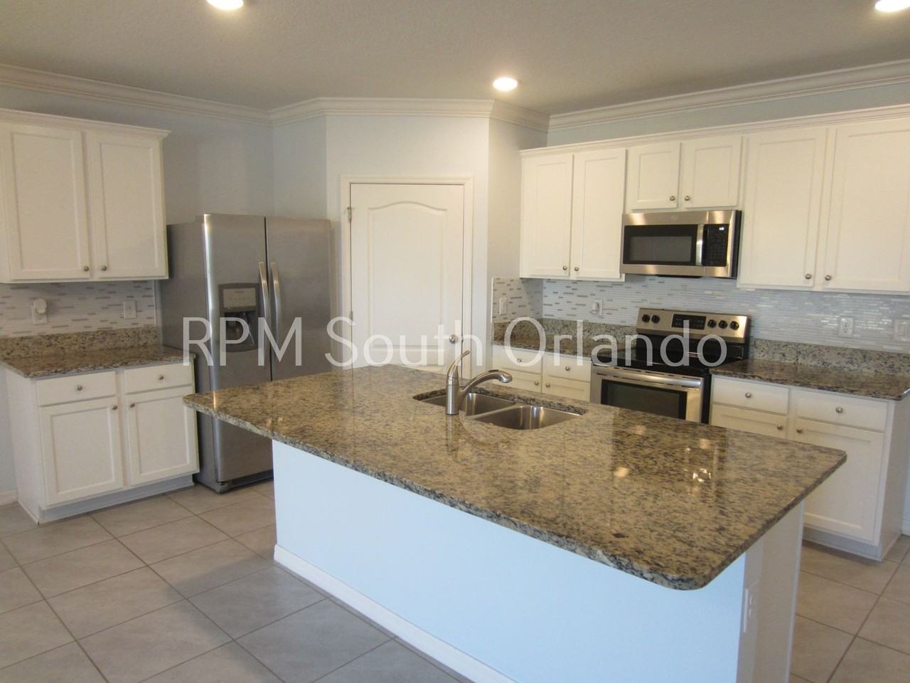 1679 Bay Breeze Dr - Photo 2 of 17