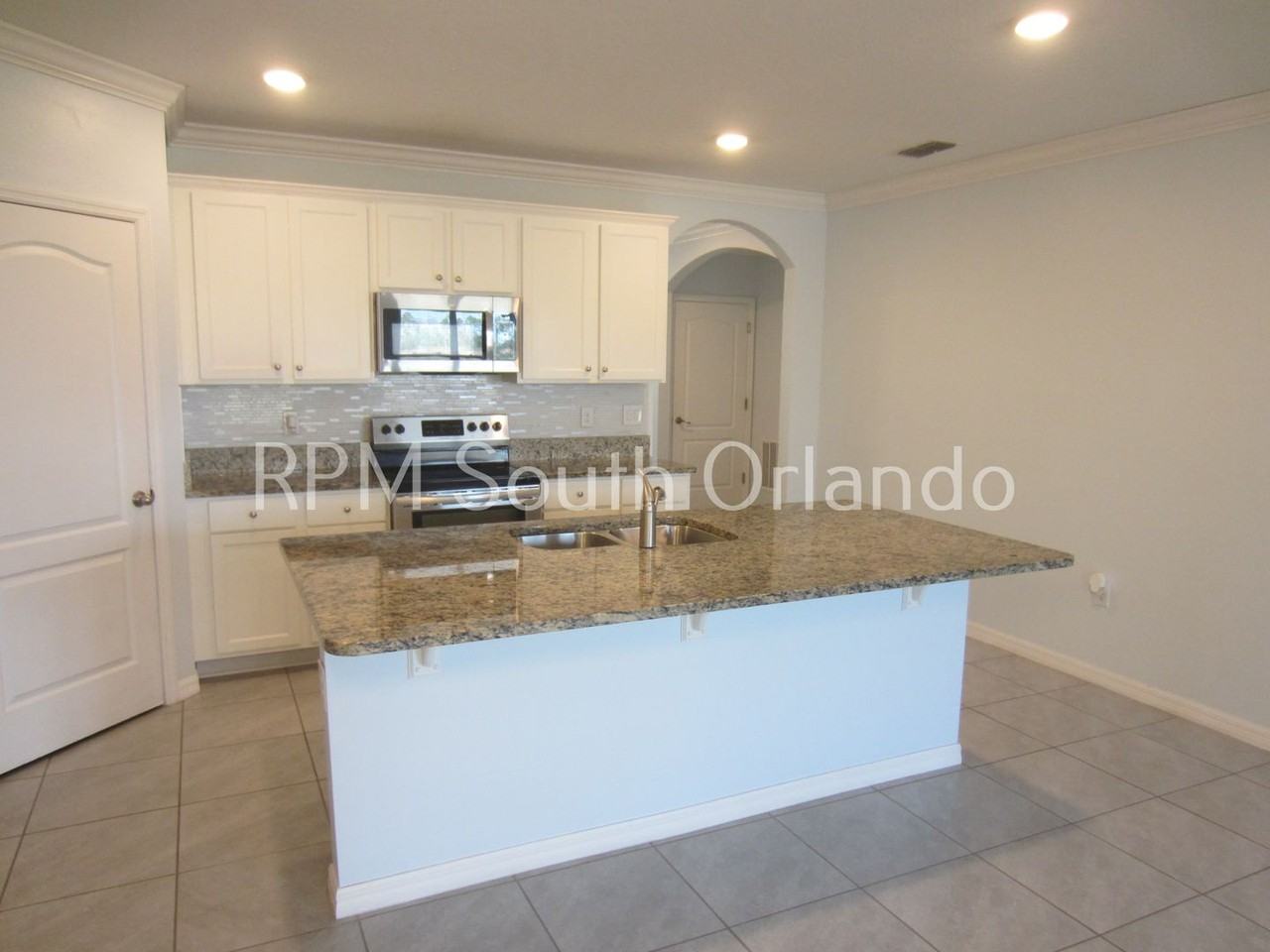 1679 Bay Breeze Dr - Photo 3 of 17