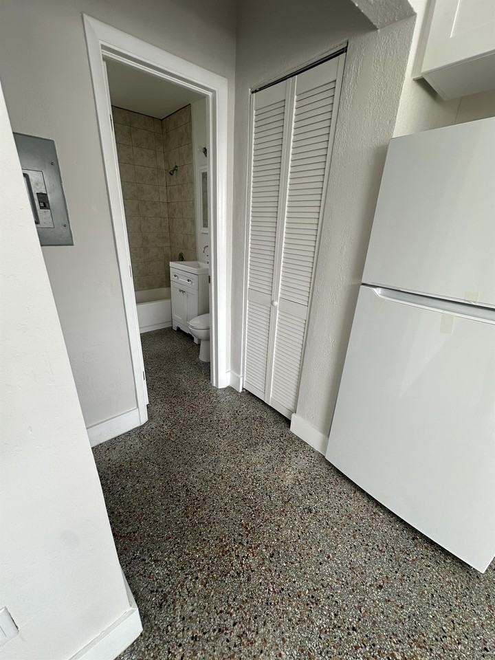 215 Southwest 18th Avenue #215-2 - Photo 4 of 10