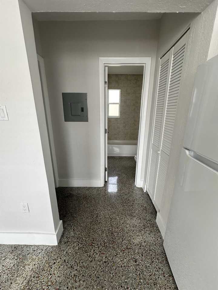 215 Southwest 18th Avenue #215-2 - Photo 5 of 10