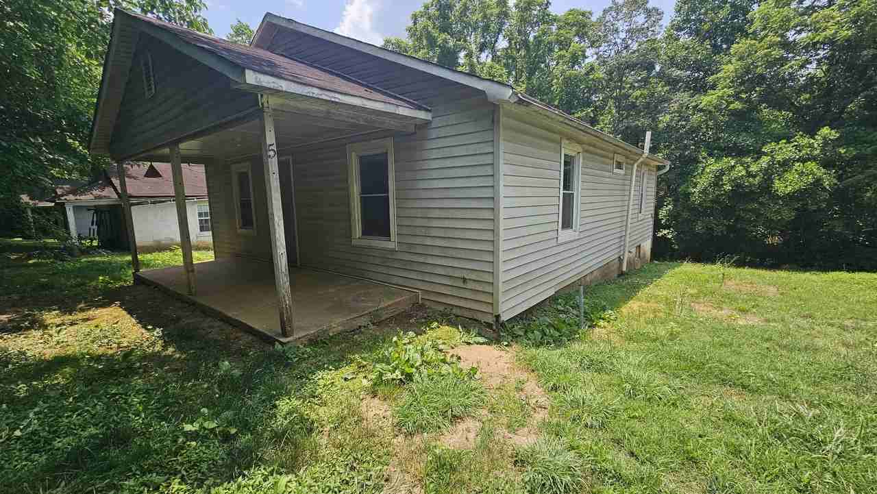 7 Liberty St 1, Granite Falls, NC 28630 2 Bedroom House for 800/month