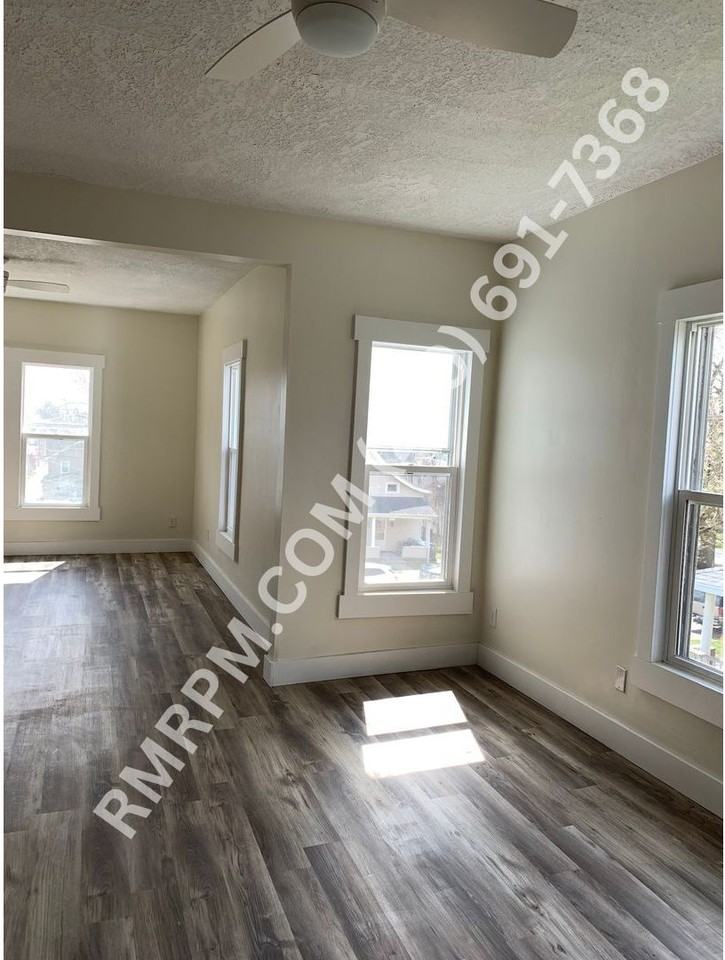 326 E Tipton St #2 - Photo 2 of 10