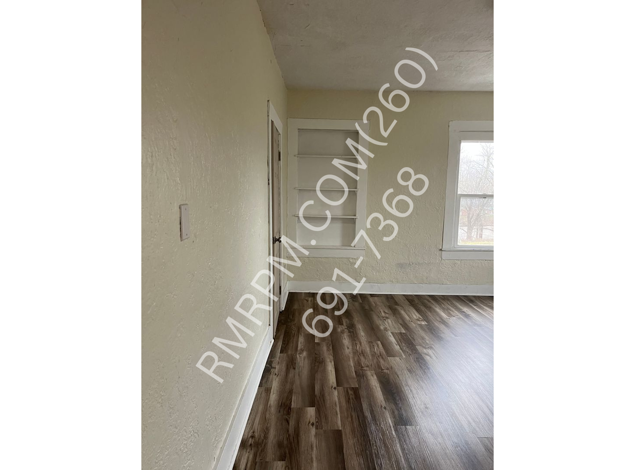 36 1/2 N Lafontaine St 2, Huntington, IN 46750 1 Bedroom Apartment for