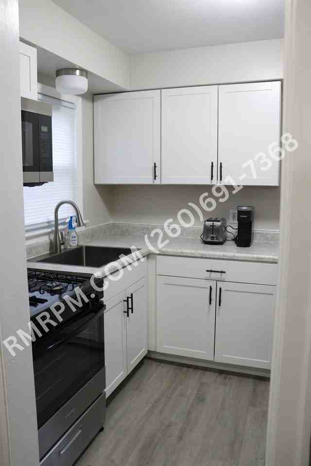 1704 Sprunger Ave #1 - Photo 5 of 22