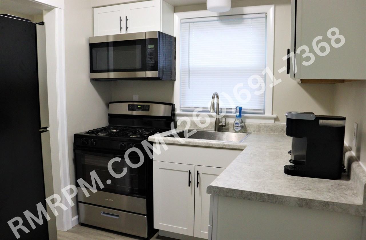 1704 Sprunger Ave #1 - Photo 6 of 22