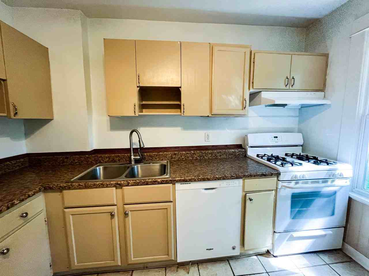 211 Cornell St #1 - Photo 7 of 26