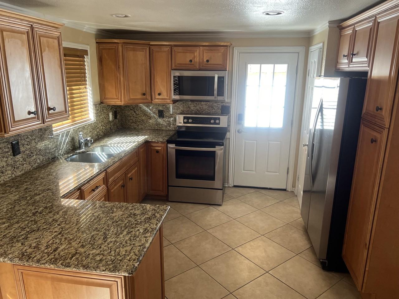 951 Sunrise Dr #1 - Photo 4 of 17