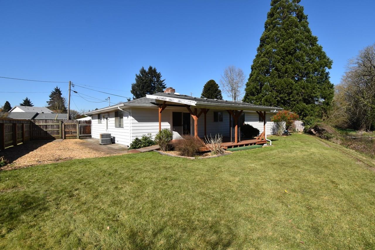 145 Bromil St - Photo 2 of 17