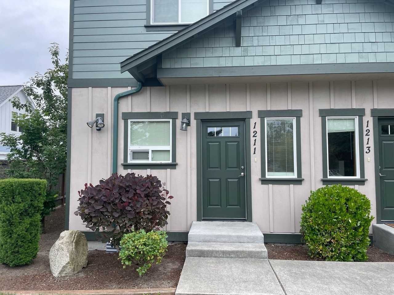 H Avenue Complex Apartments 1211 1219 H Avenue, Anacortes, WA 98221