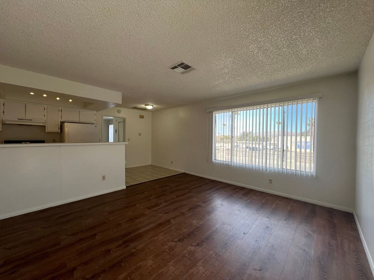 P547 - Photo 2 of 25