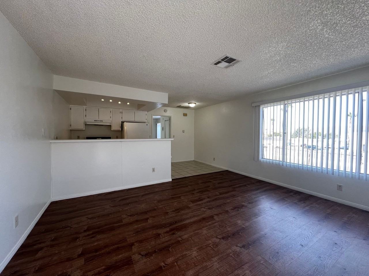 P547 - Photo 3 of 25