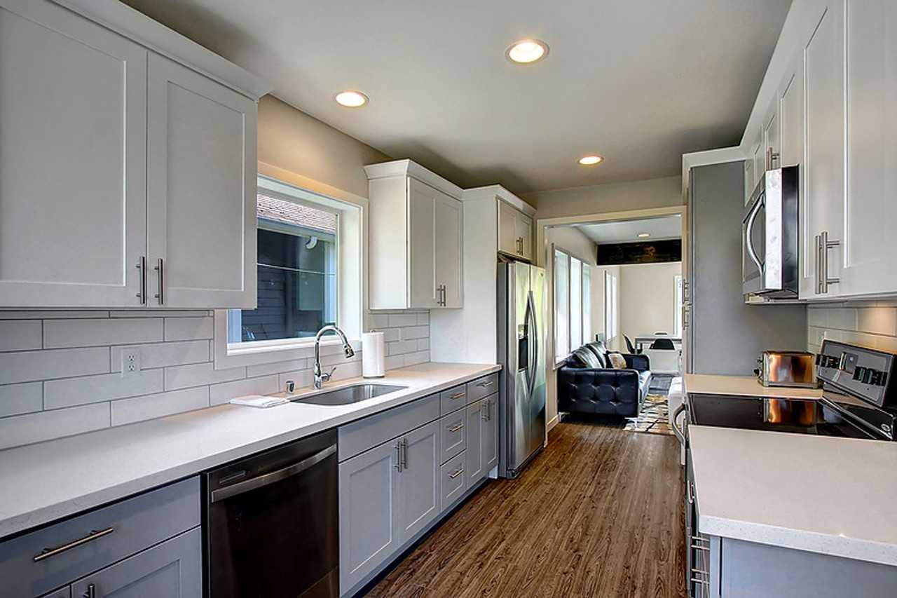 Roost on 57th - Rooming House - Photo 4 of 11