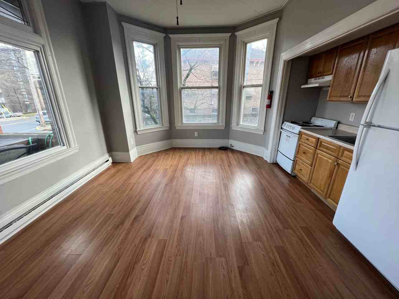 740 California Ave - Photo 7 of 23