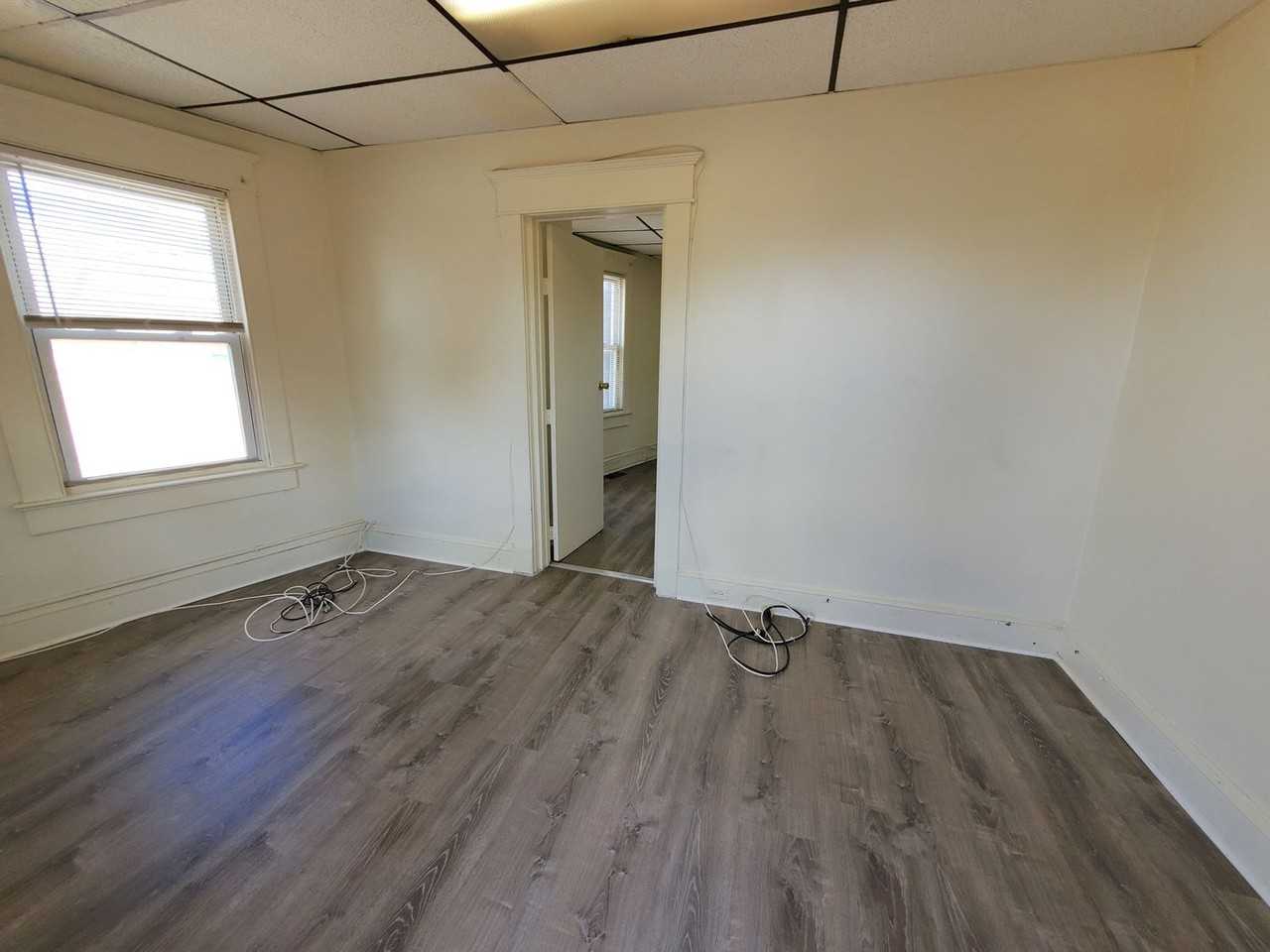 245 Old Bridge Tpke - Photo 3 of 13