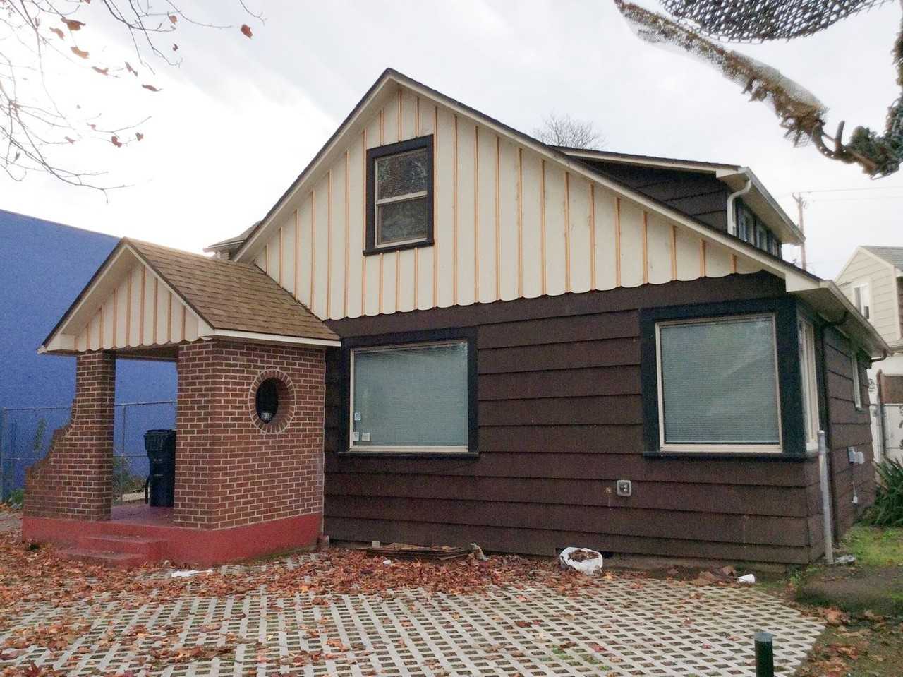 960 W 5th Ave
