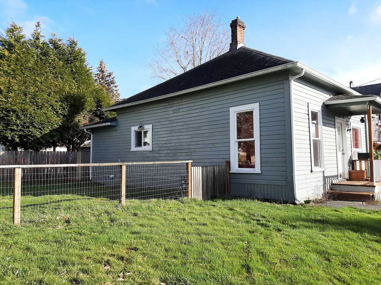 1208 Astor St - Photo 2 of 13