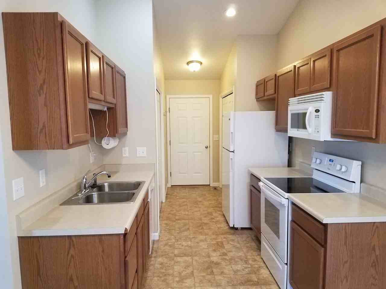 919 Sonata Ln - Photo 3 of 29