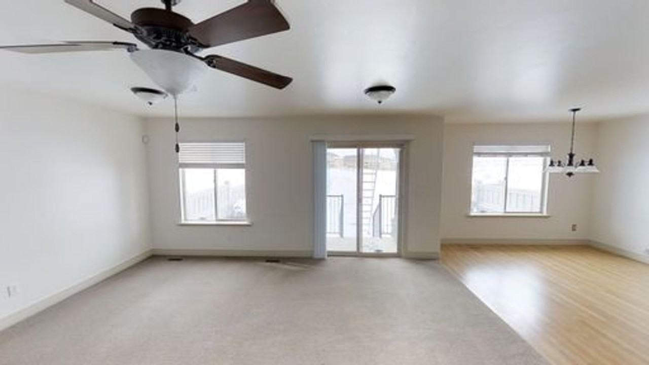 9279 N Prairie Dunes Way - Photo 4 of 32