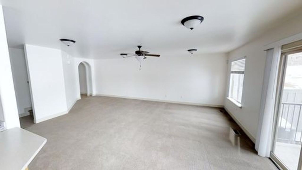 9279 N Prairie Dunes Way - Photo 5 of 32