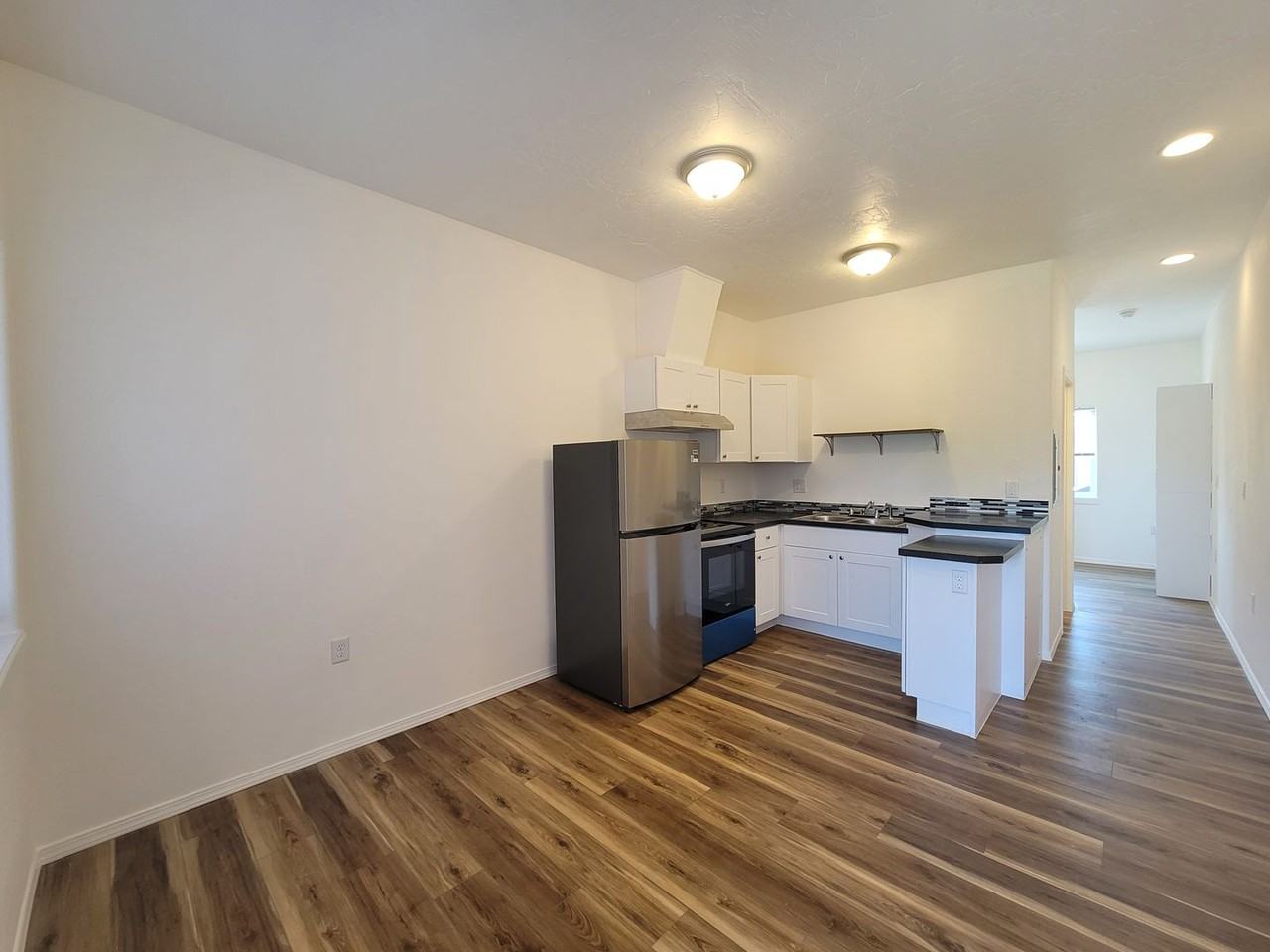 1886 17th St - Photo 3 of 7