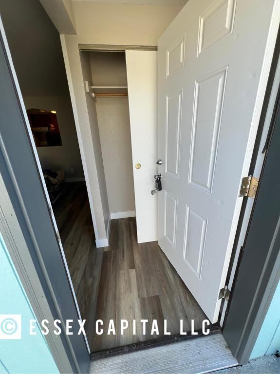 401 Edgewood Ct Se - Photo 2 of 9