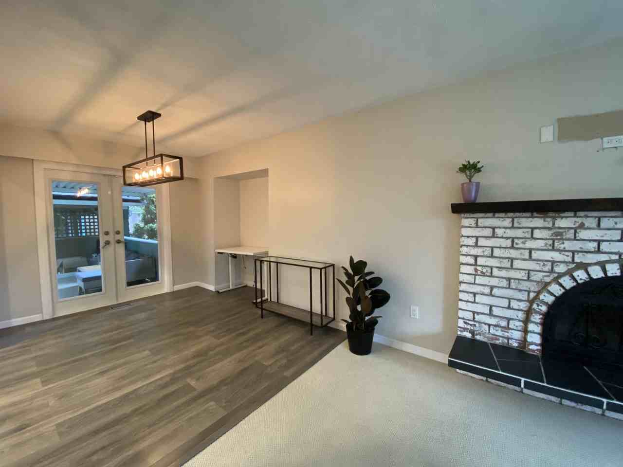 8083 Burnfield Crescent - Photo 3 of 25