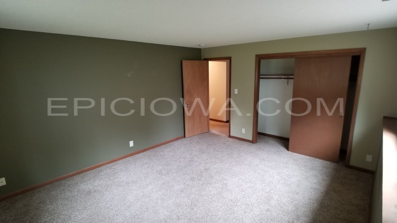 143 Harbet Ave Nw - Photo 3 of 16