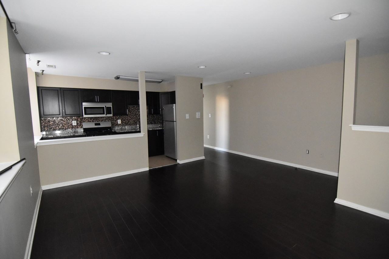 4704 Chestnut St - Photo 3 of 6