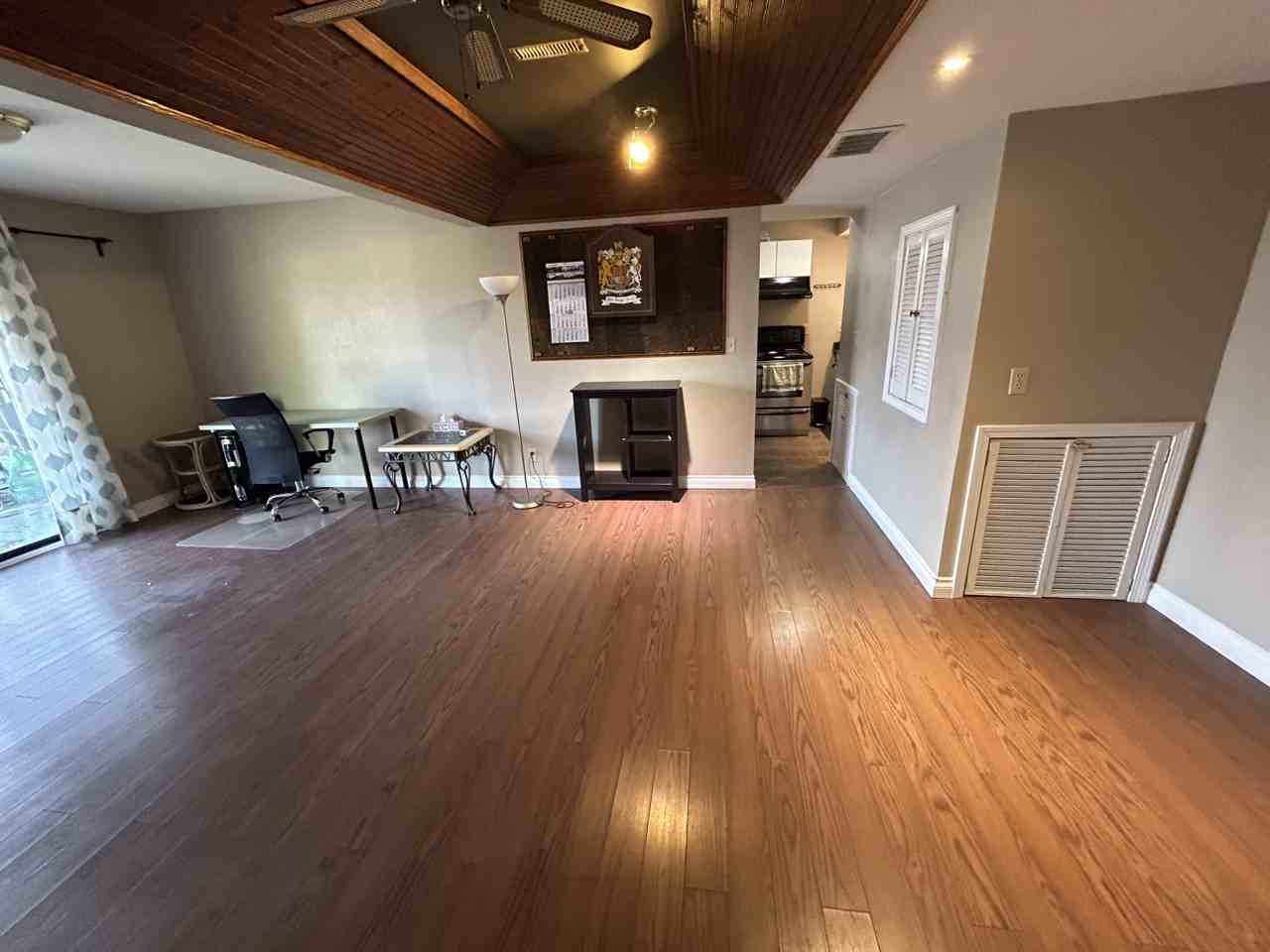 2422 Bennie Pl - Photo 2 of 15