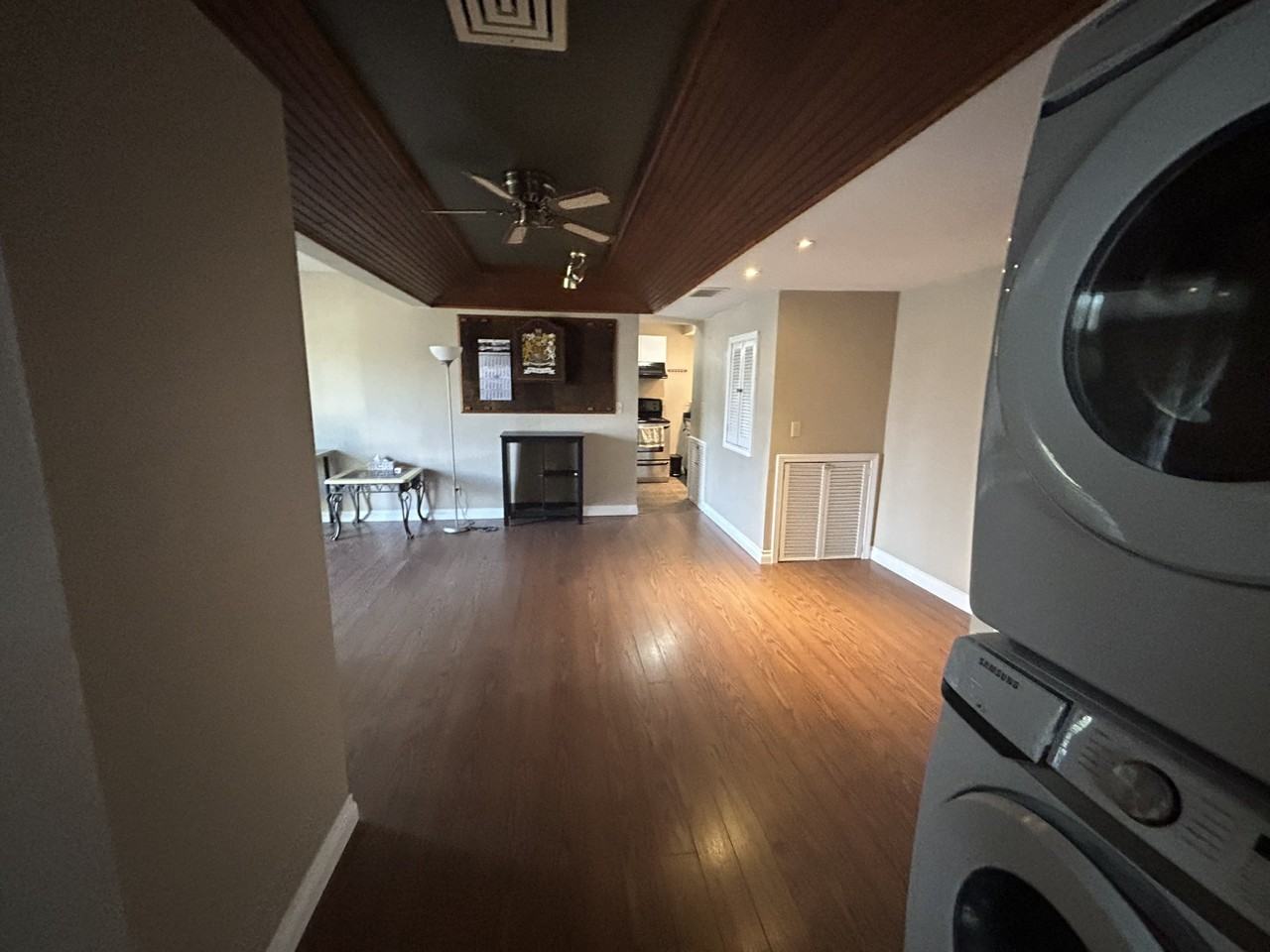 2422 Bennie Pl - Photo 3 of 15