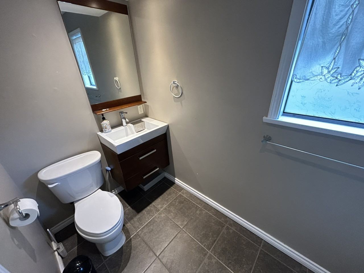 Bennie Place - Photo 5 of 14
