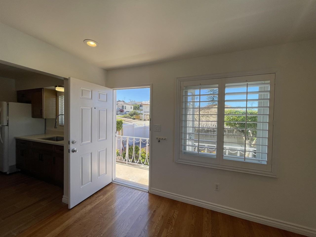 4692 Narragansett Ave - Photo 3 of 31