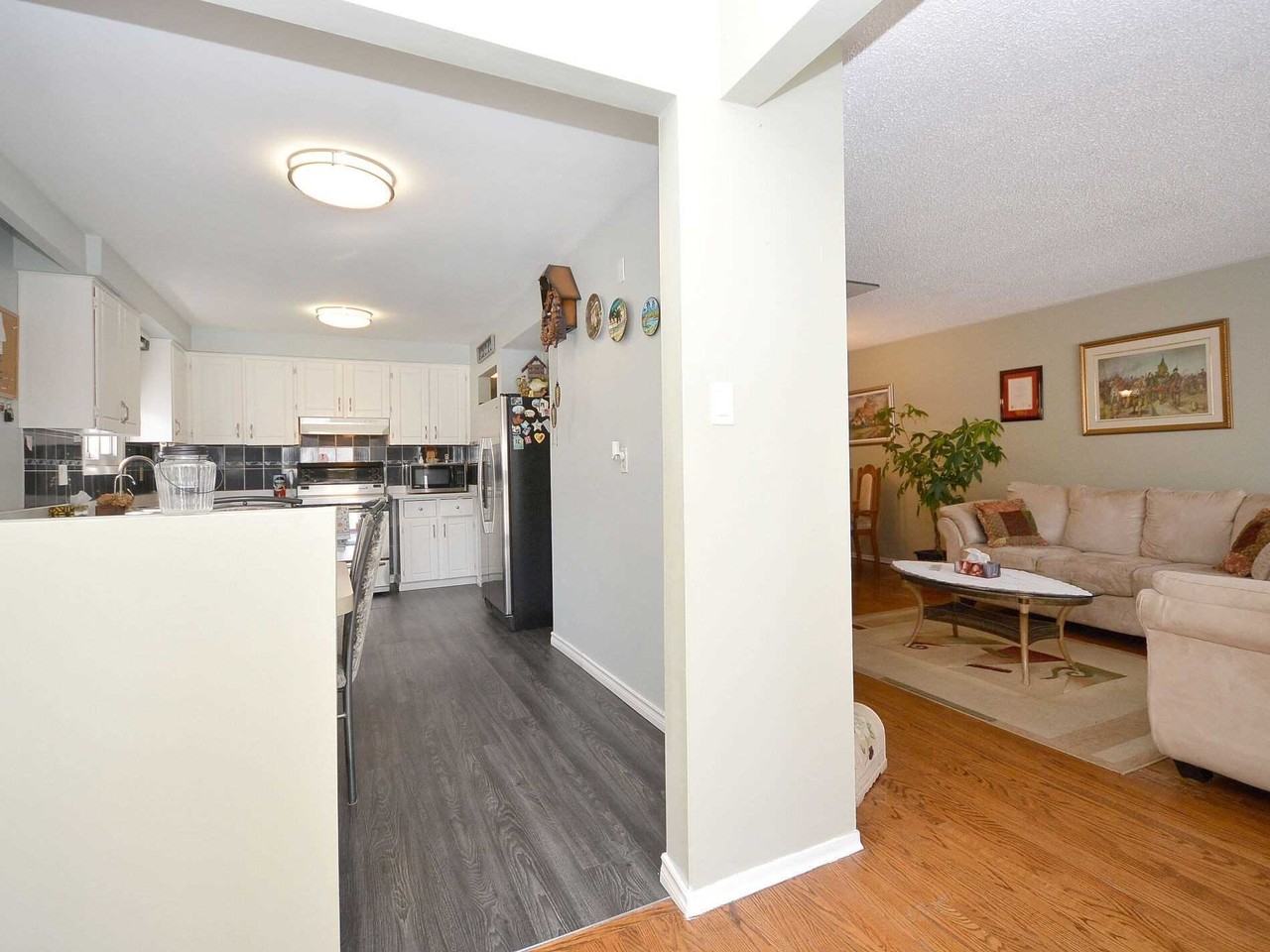 3467 Oakglade Cres - Photo 2 of 10