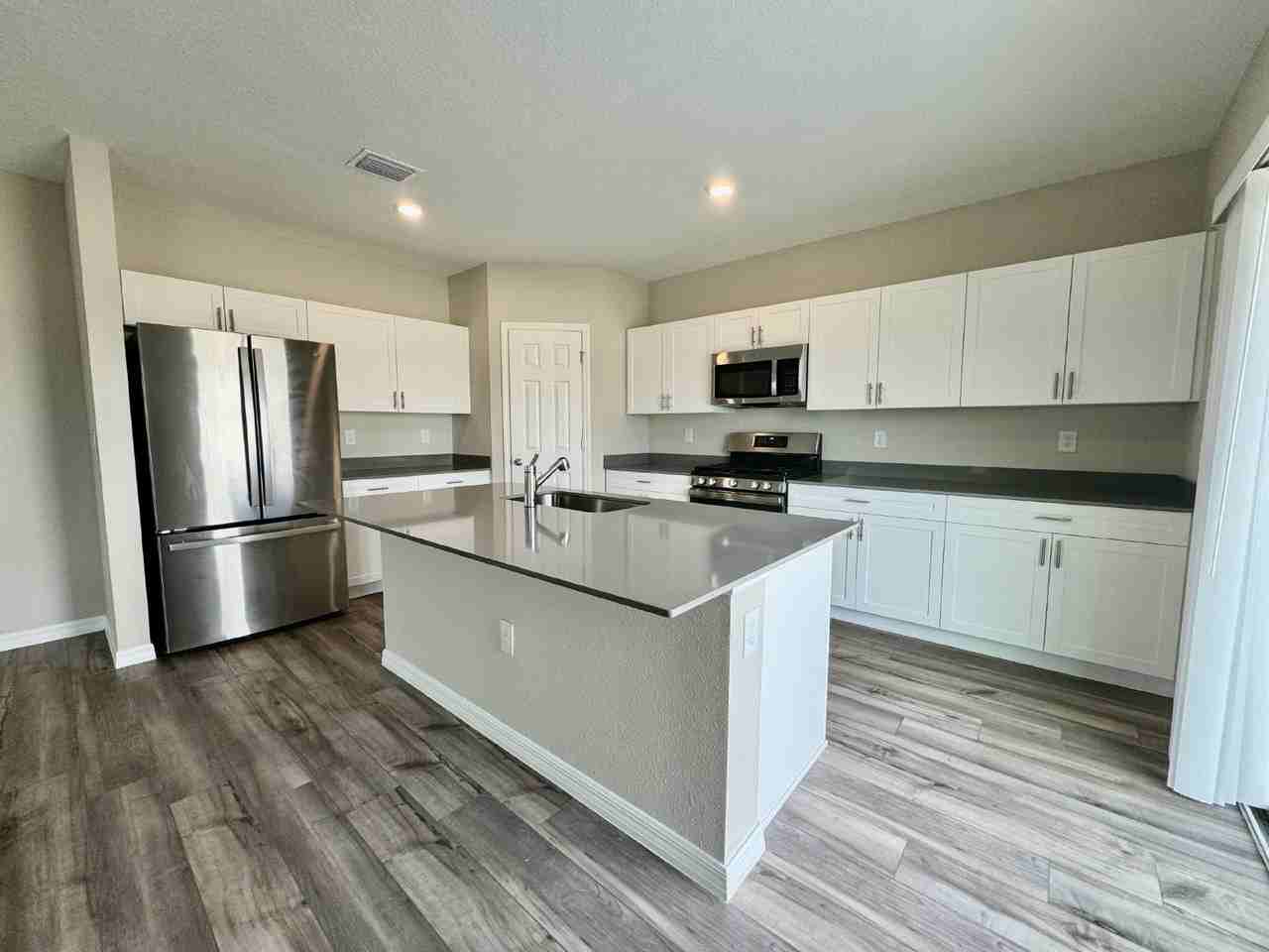 12946 Camarillo Pl - Photo 3 of 24