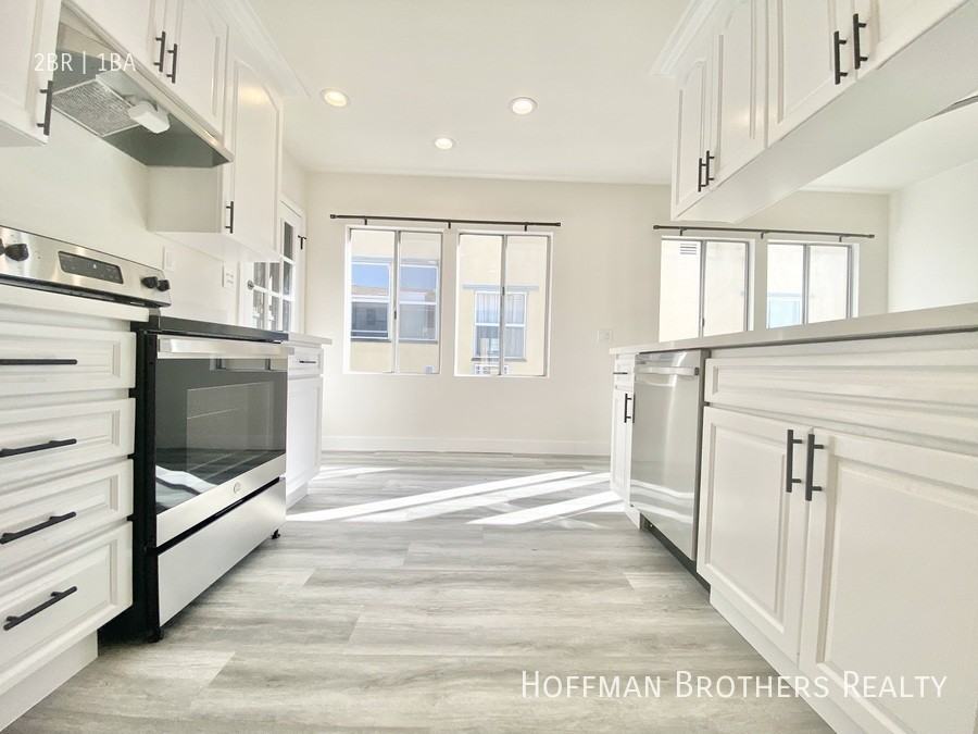 441 N Hayworth Ave #1A - Photo 2 of 14