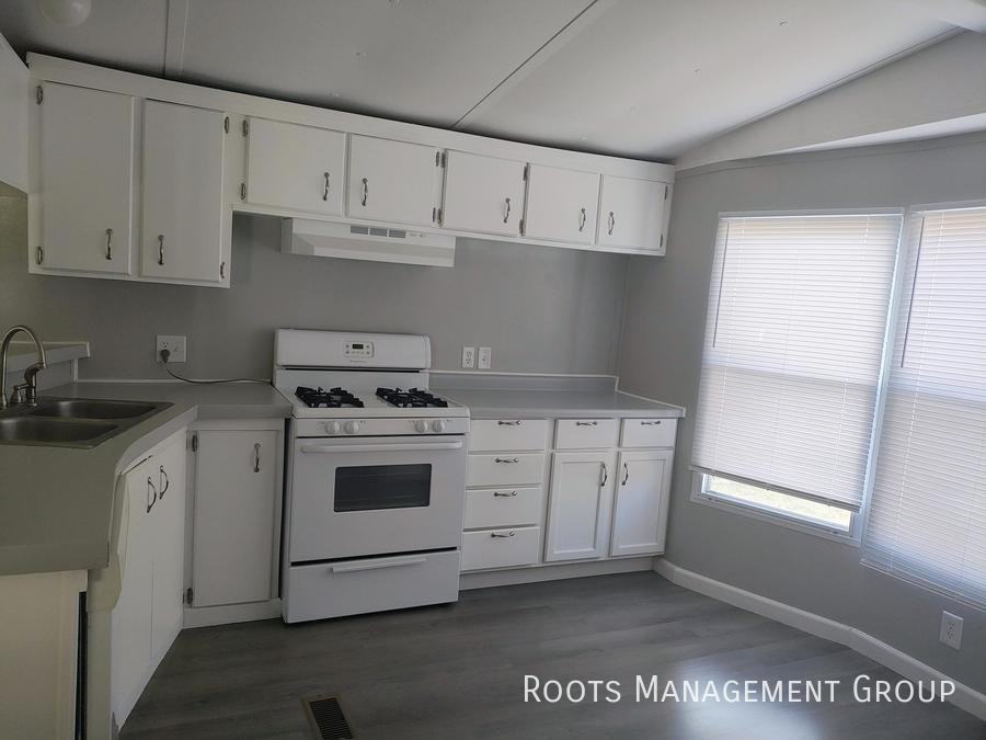 912 W Mactavish Rd - Photo 3 of 6