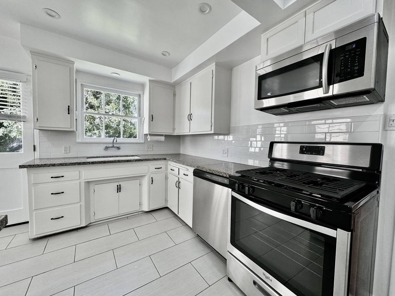 4918 Haskell Ave #NA - Photo 3 of 27