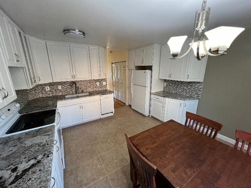 105 N Ann St - Photo 3 of 34