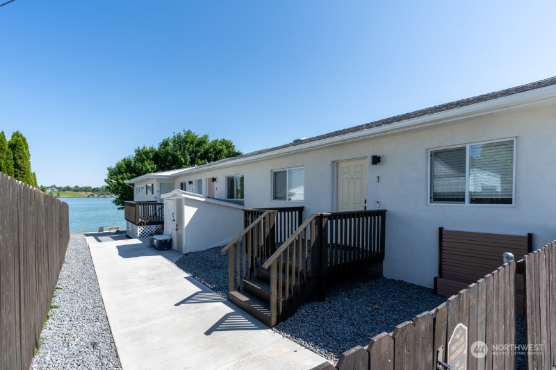 3013 W Lakeside Dr #1 - Photo 4 of 19