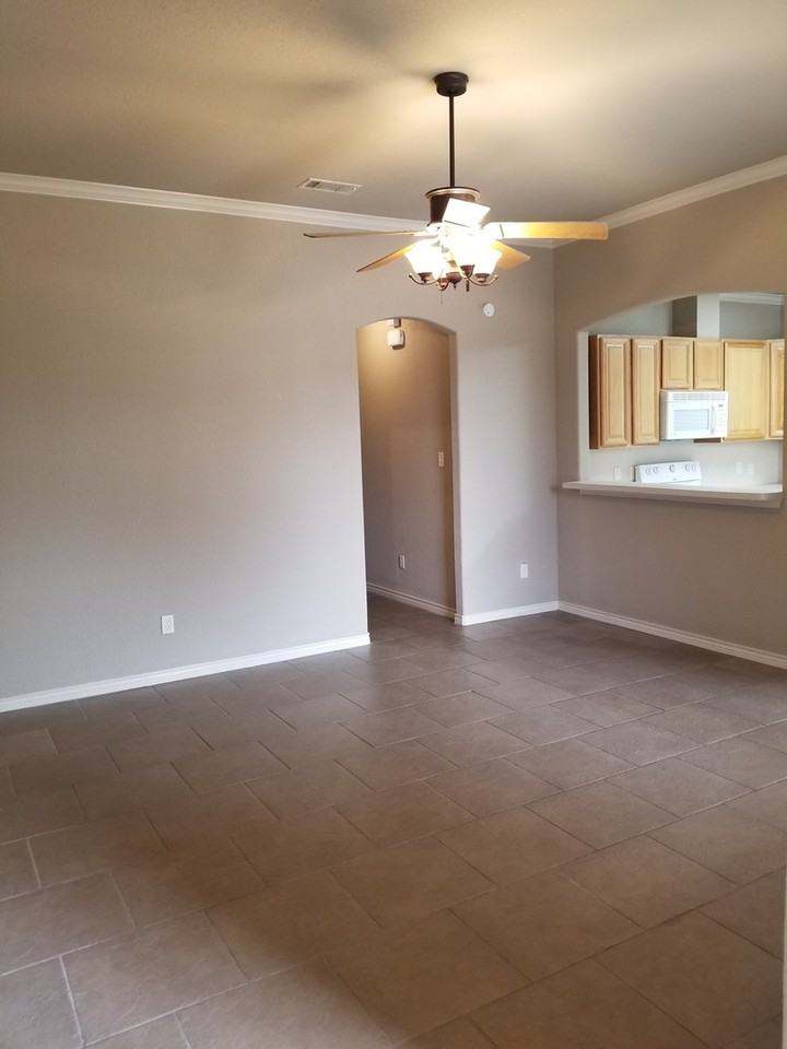 3831 Oldenburg Ln - Photo 3 of 15