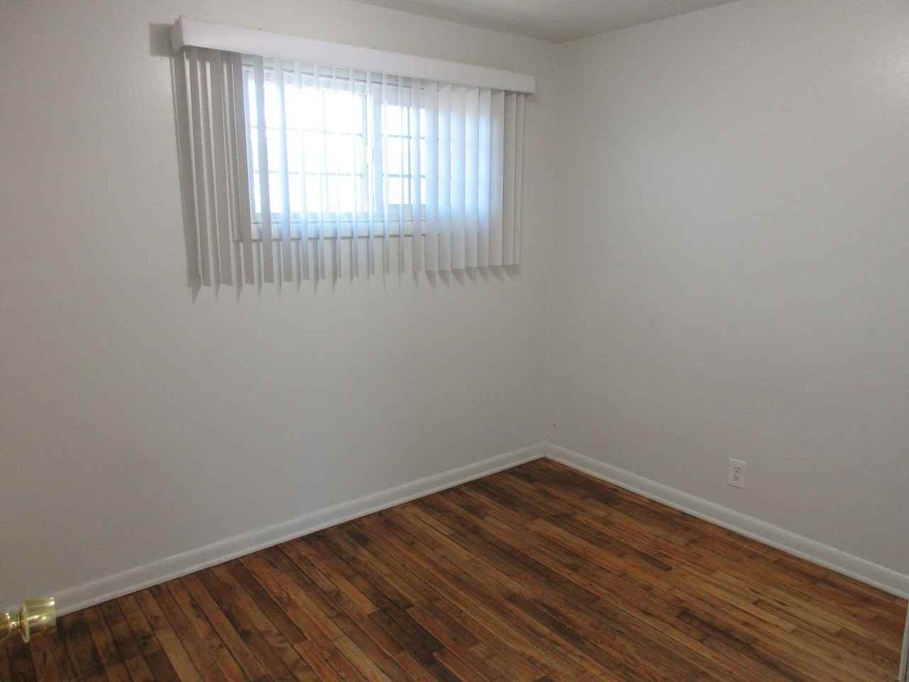2255 Silverton Rd Ne - Photo 3 of 11