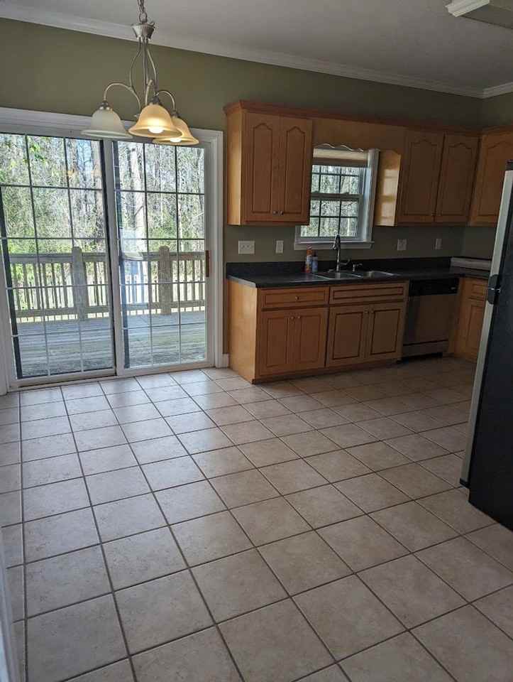 3213 Alton Ct - Photo 7 of 19