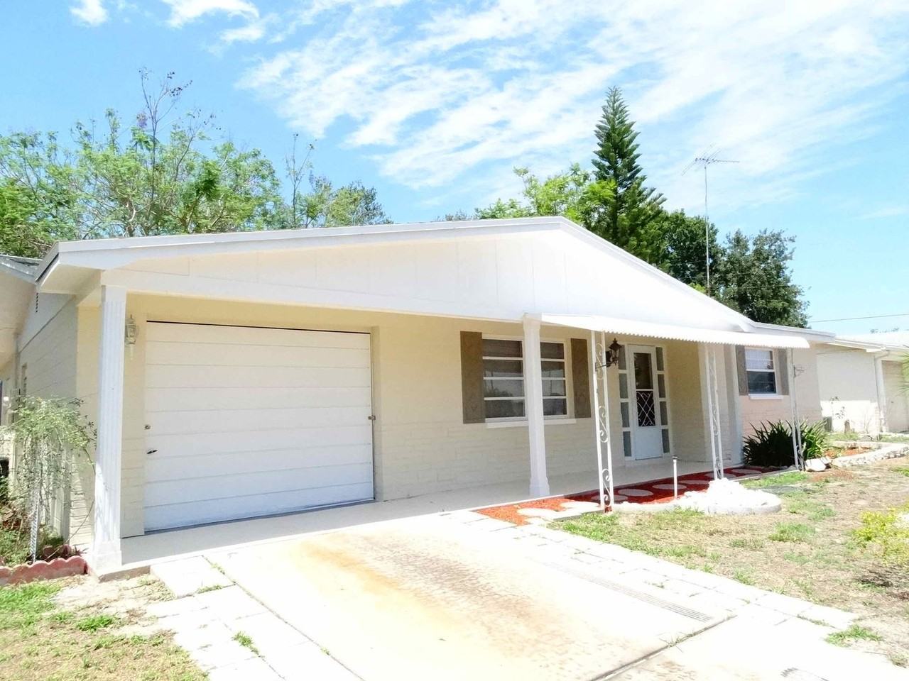 4653 Aegean Ave - Photo 2 of 22