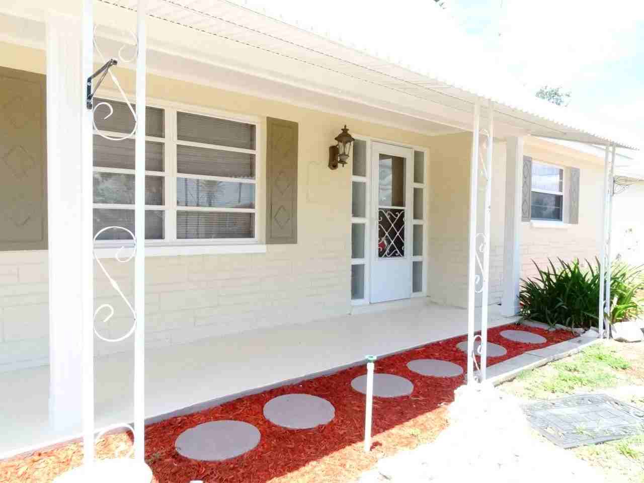 4653 Aegean Ave - Photo 3 of 22