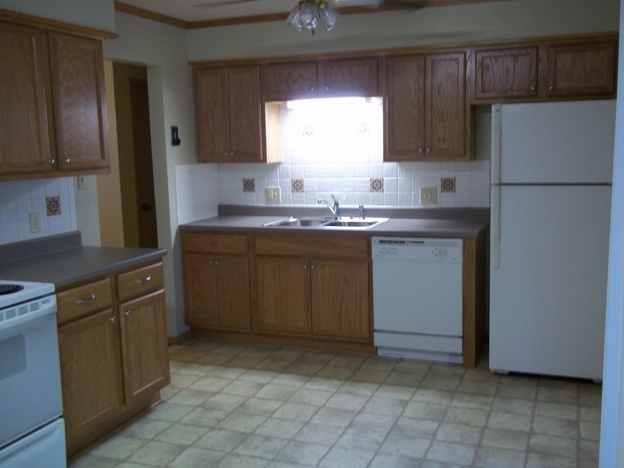 1513 Westview Dr - Photo 2 of 8