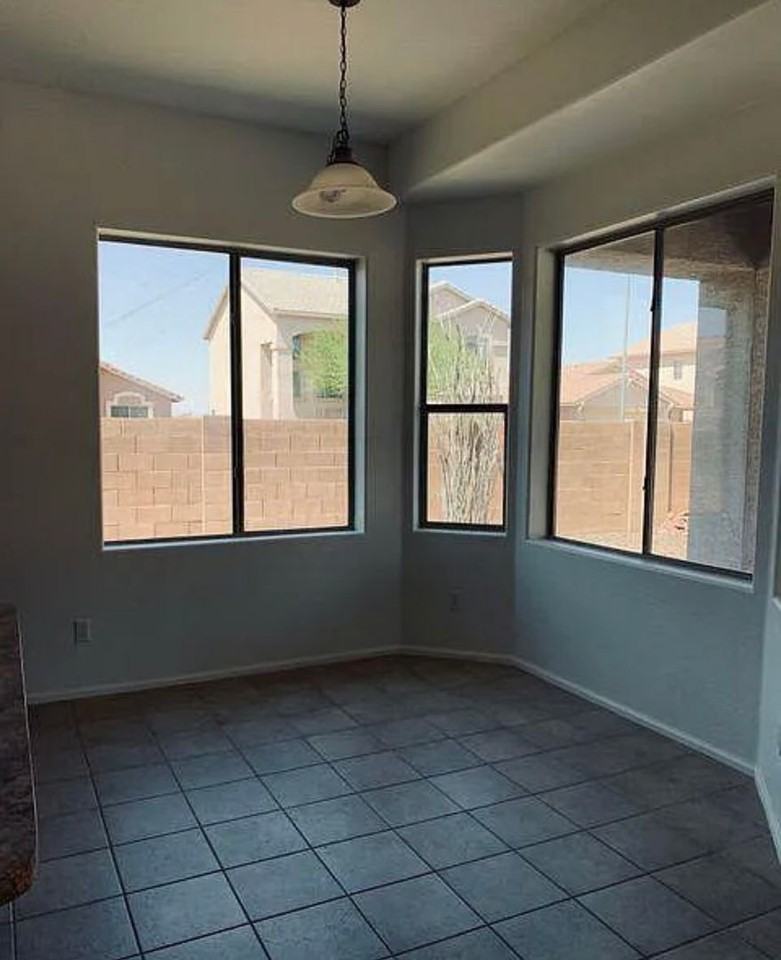 12422 W Cocopah St - Photo 5 of 8