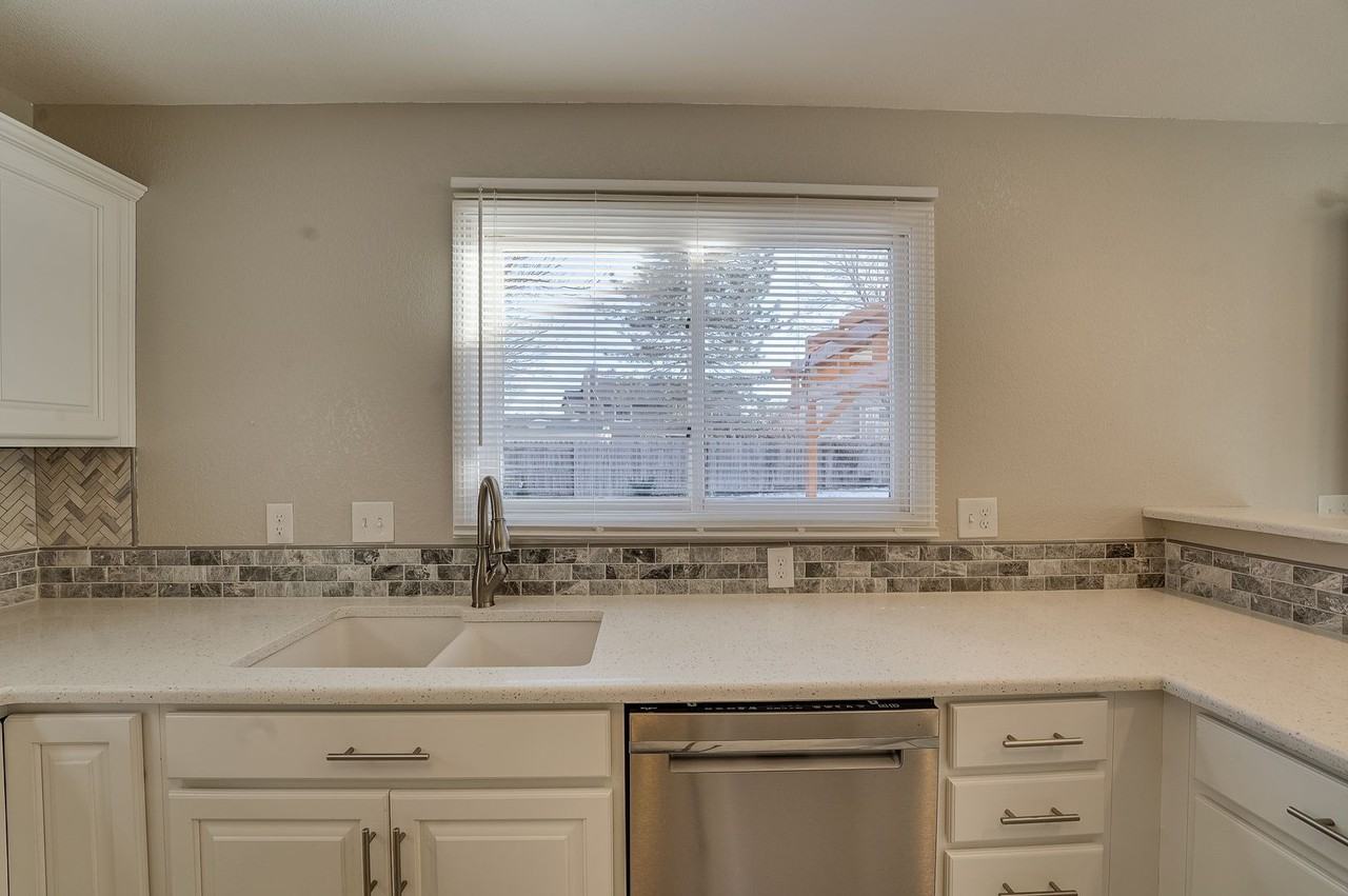 2713 Maroon Ct - Photo 5 of 50