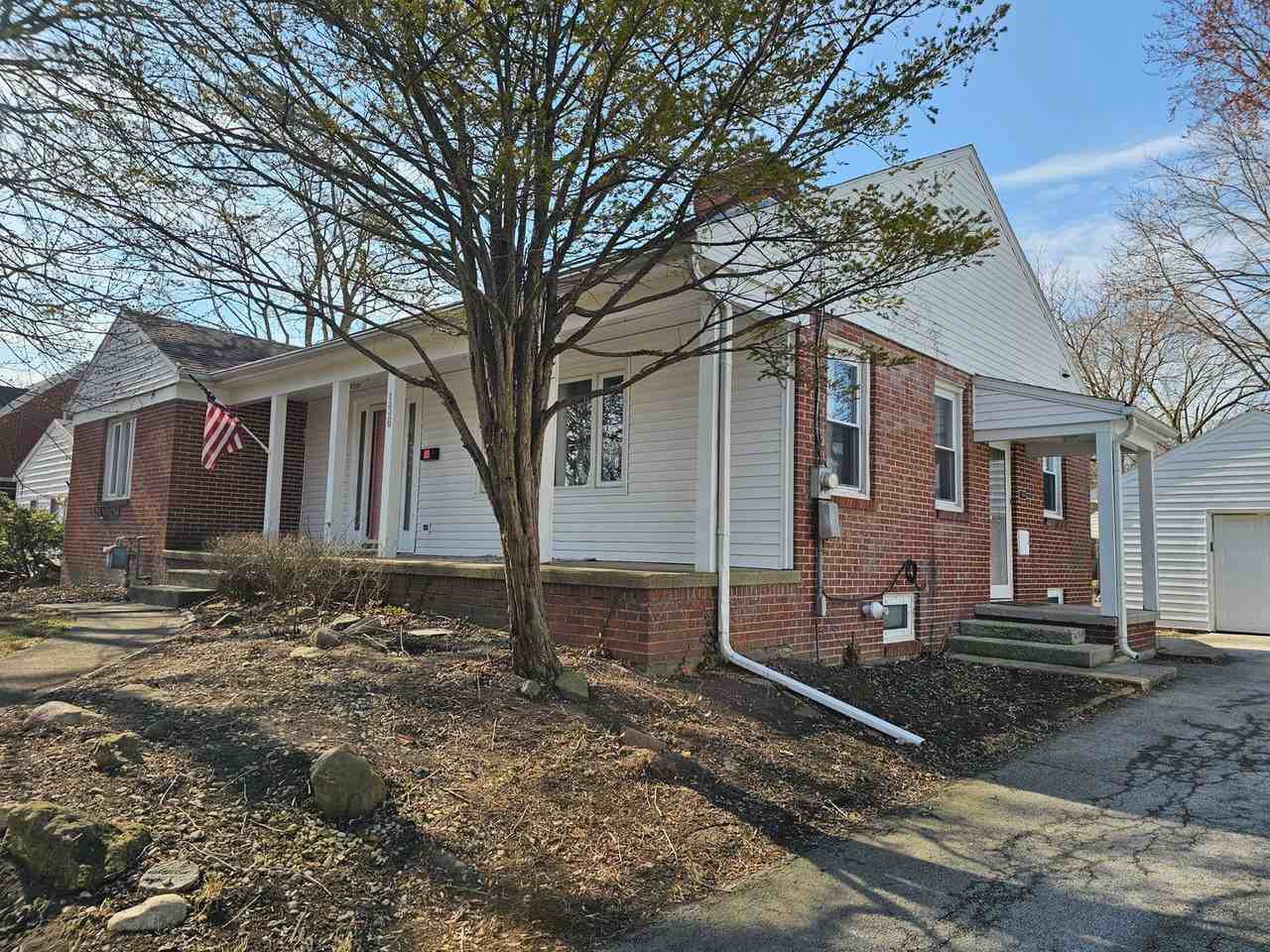 136 Crim St - Photo 2 of 11