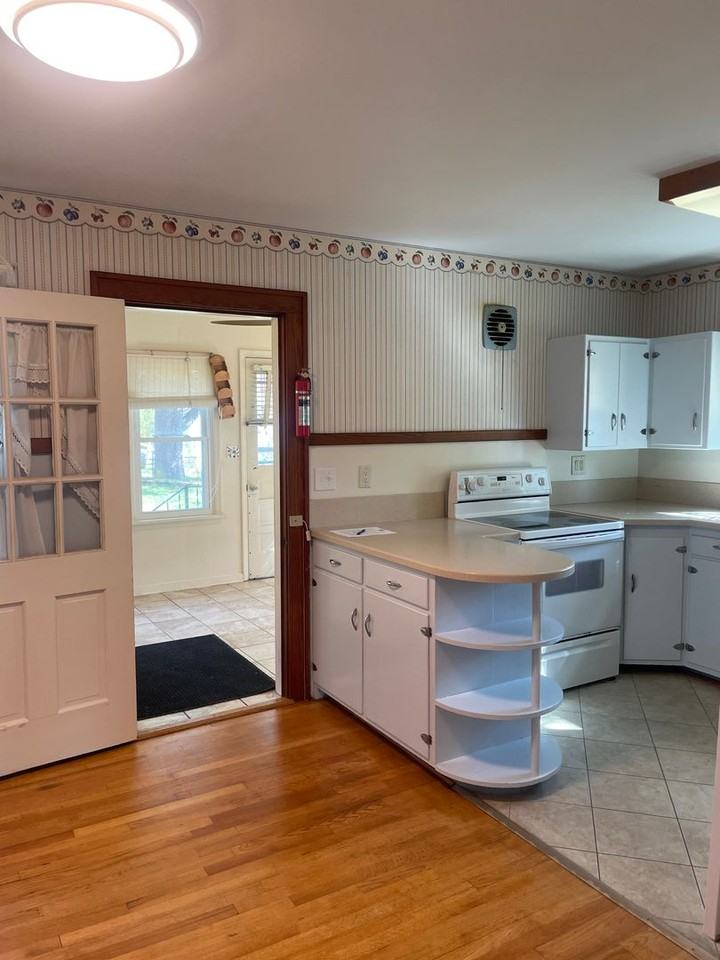 2346 Oak Avenue - Photo 6 of 23