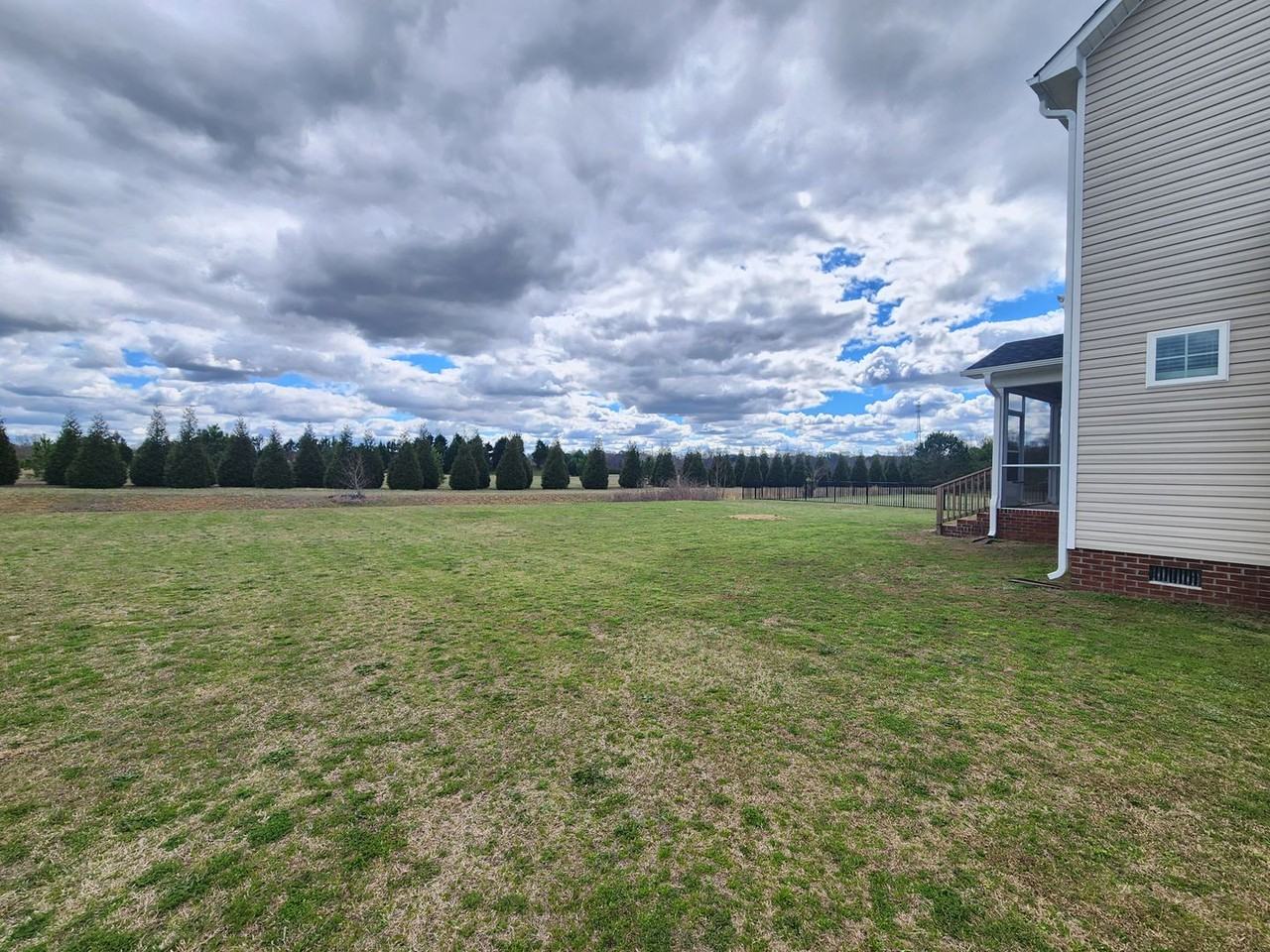 3832 Barnsdale Dr - Photo 2 of 18